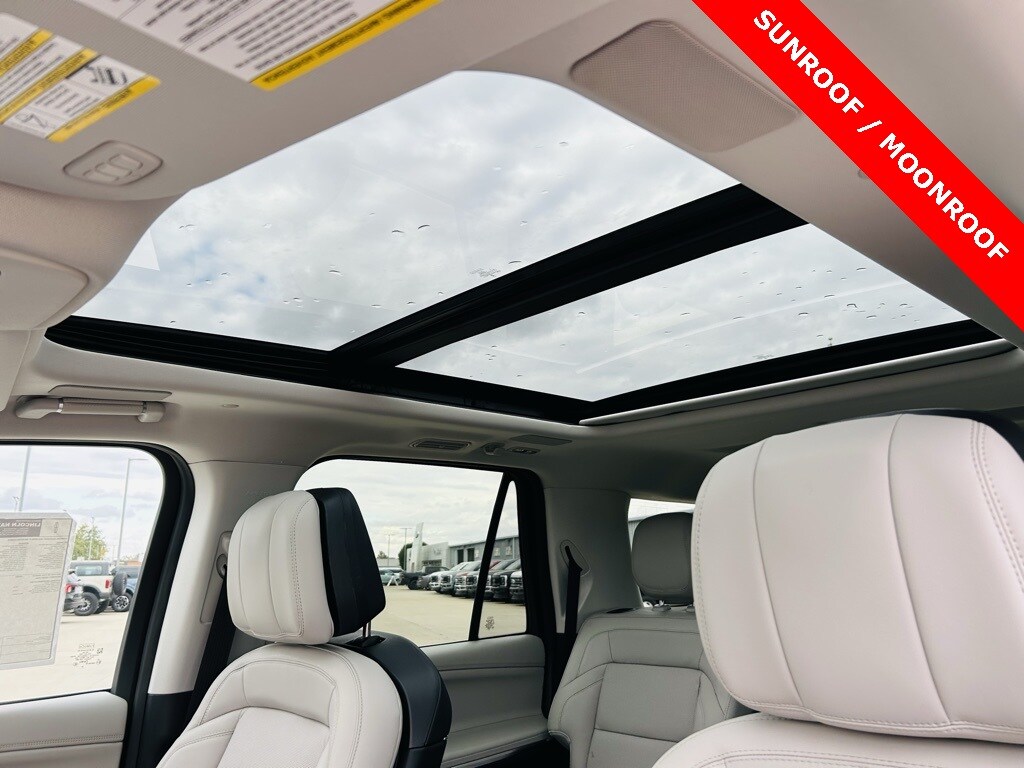 2025 Lincoln Navigator L Reserve photo 3