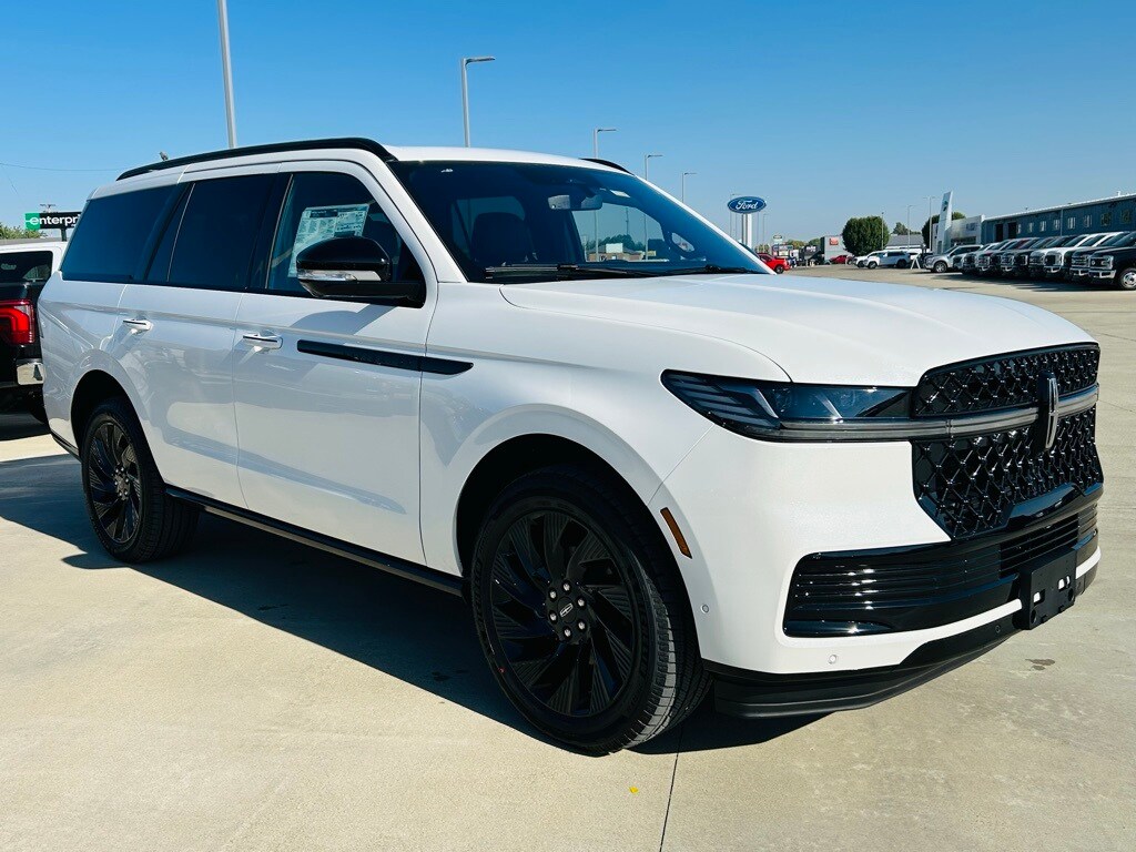2025 Lincoln Navigator Reserve photo 2
