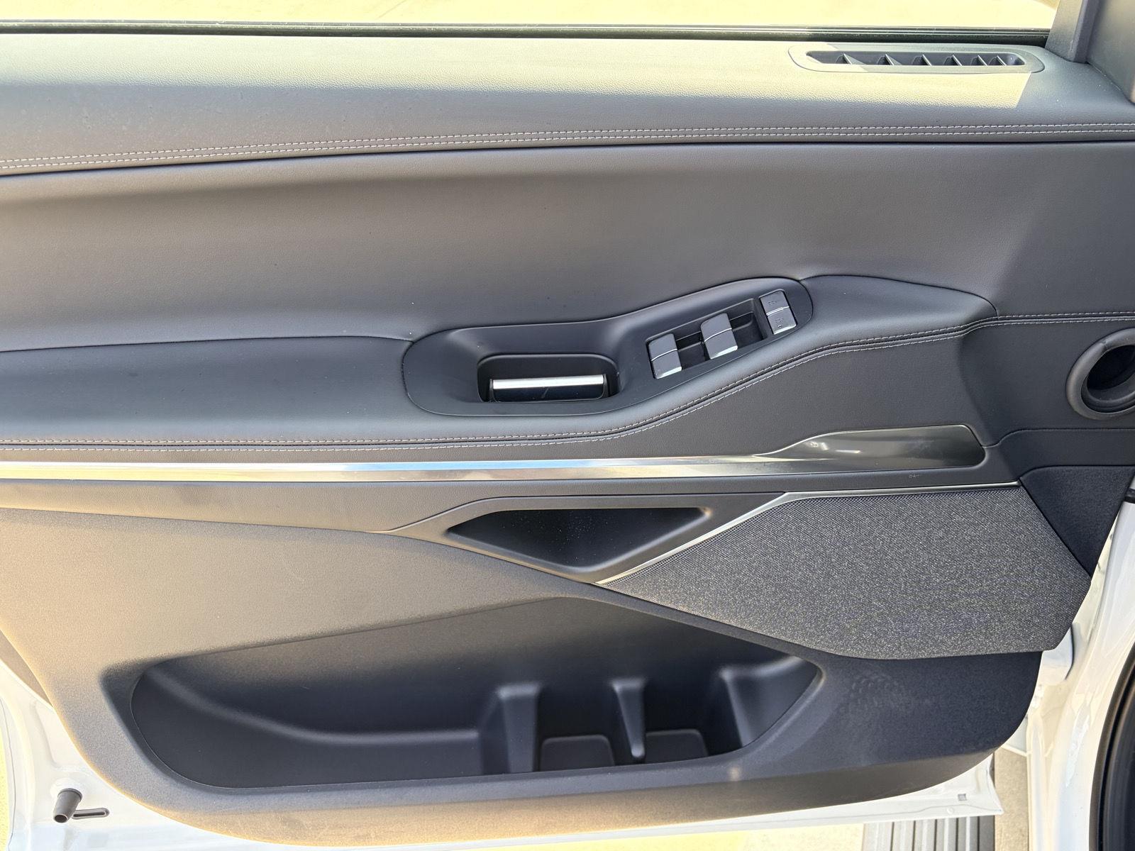2027 Lincoln Navigator Reserve L - Photo 21