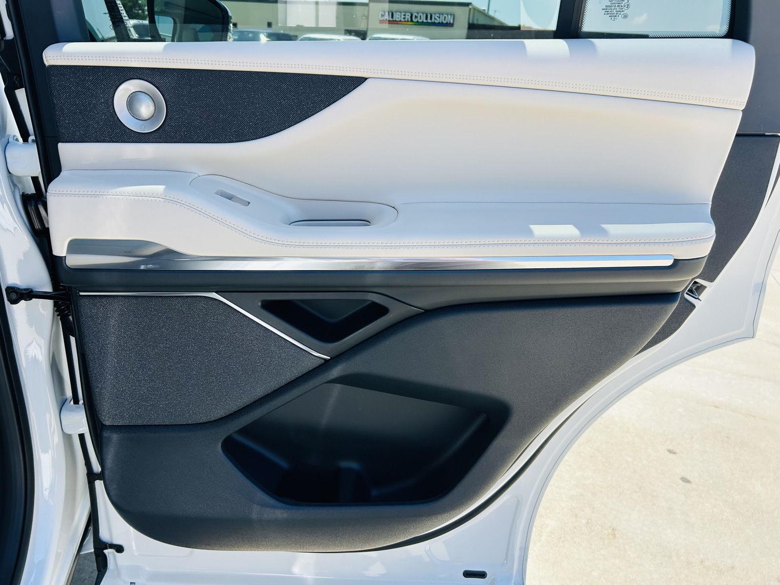 2027 Lincoln Navigator Reserve - Photo 42