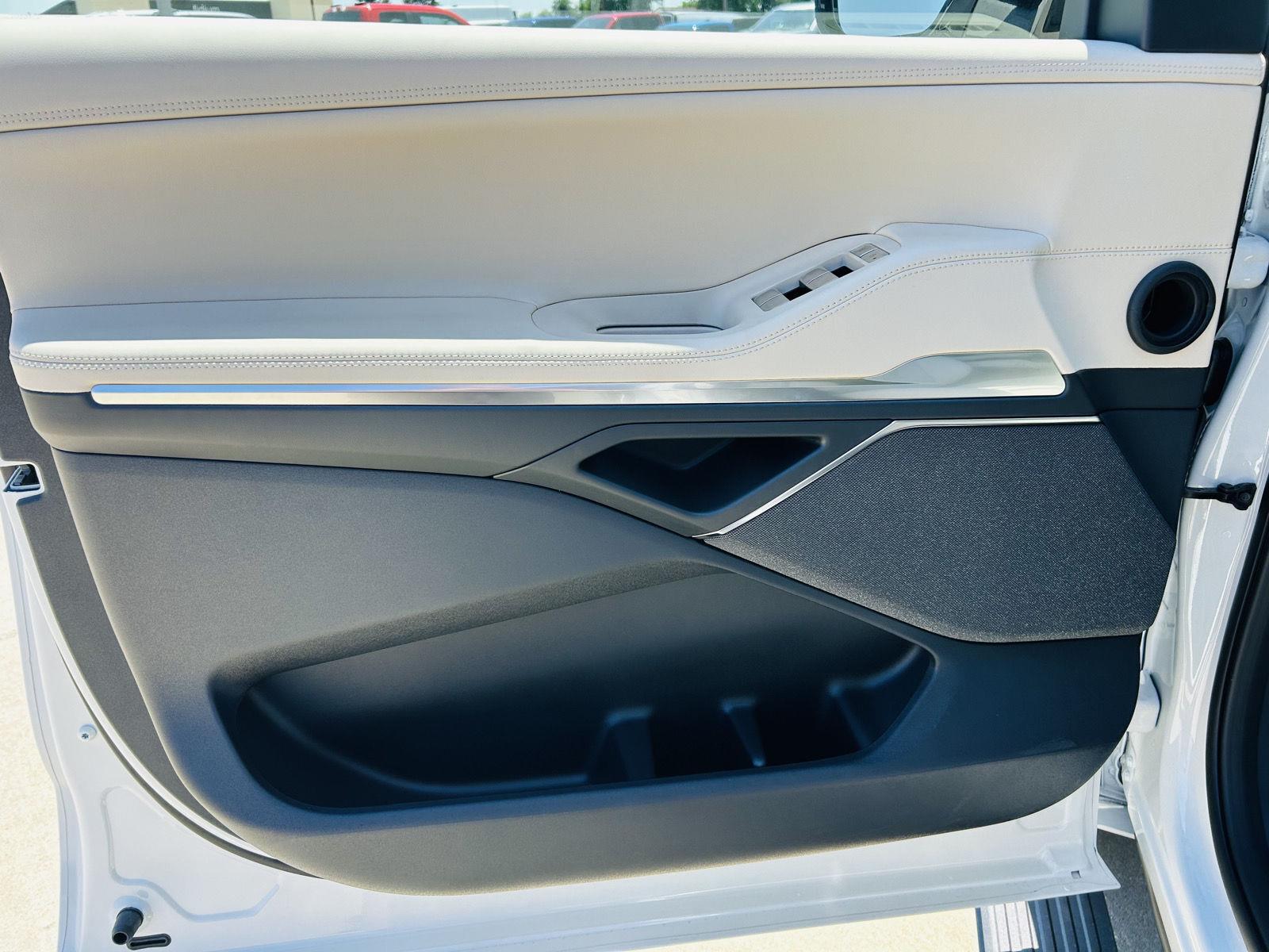 2027 Lincoln Navigator Reserve - Photo 19