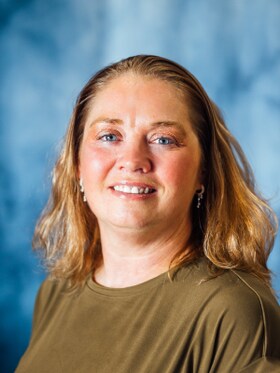 Staff member Rhonda Hoppin from fb271e976301