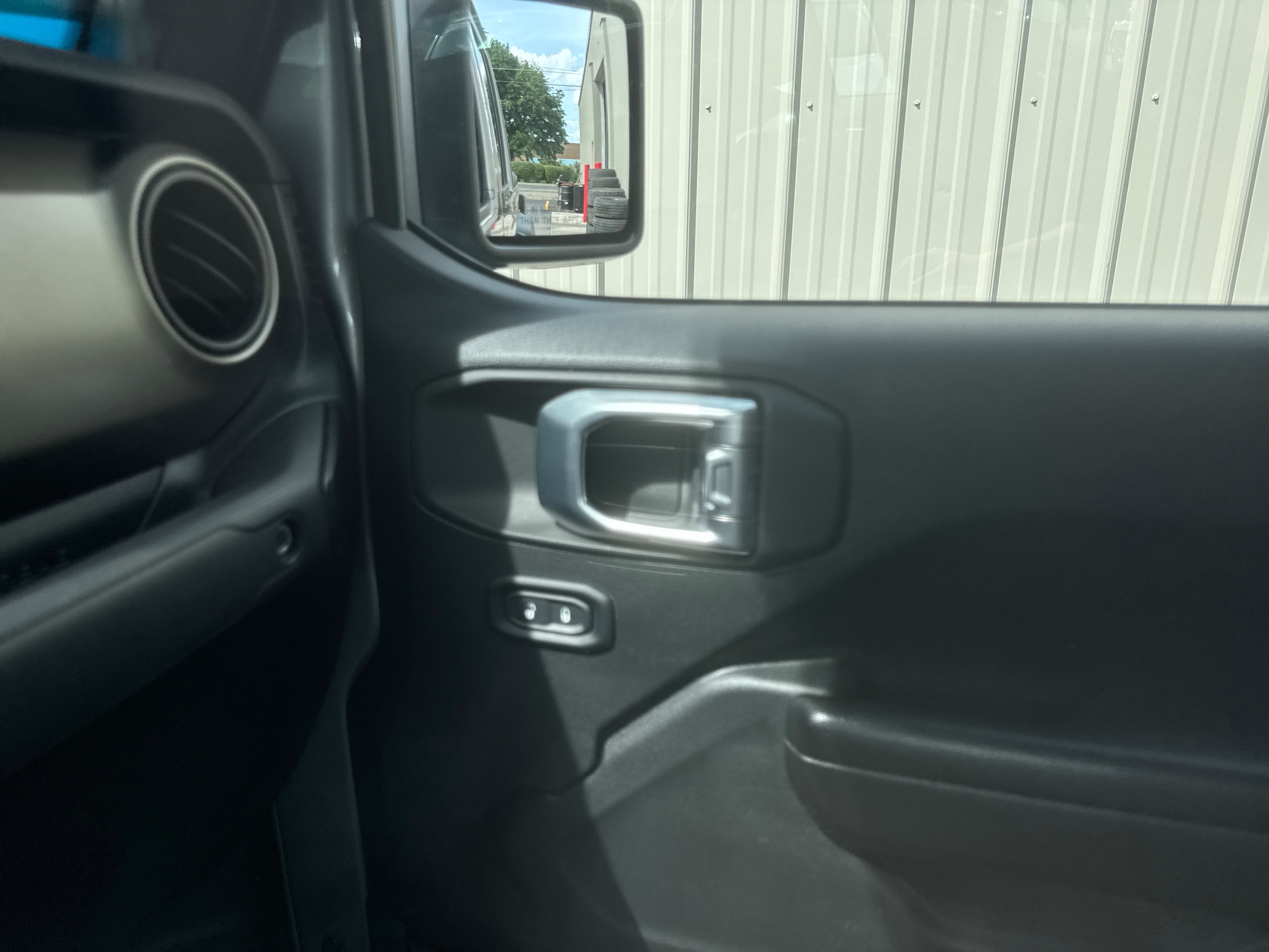 2020 Jeep Gladiator Sport S - Photo 14