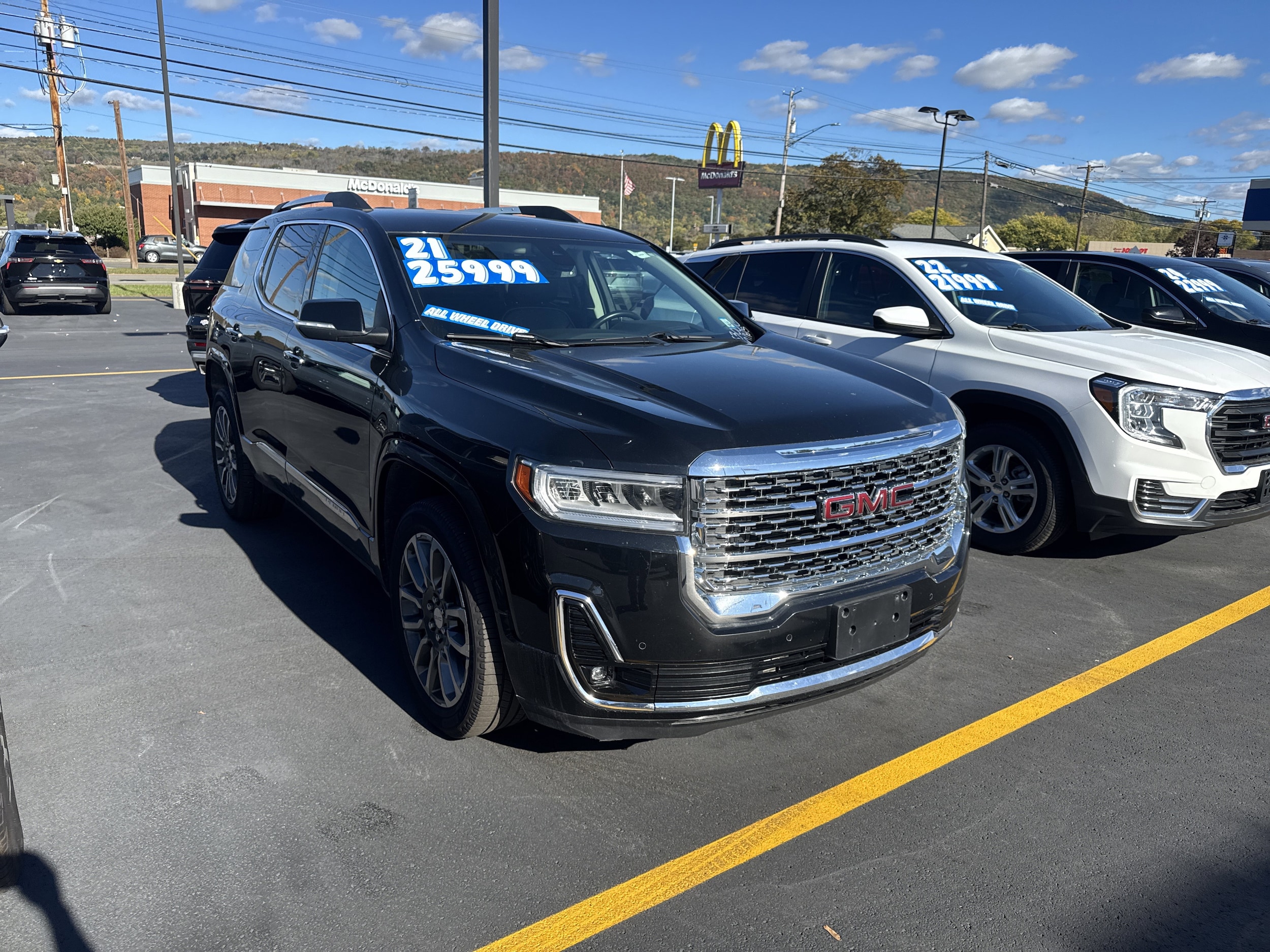 2021 GMC Acadia Denali's photo