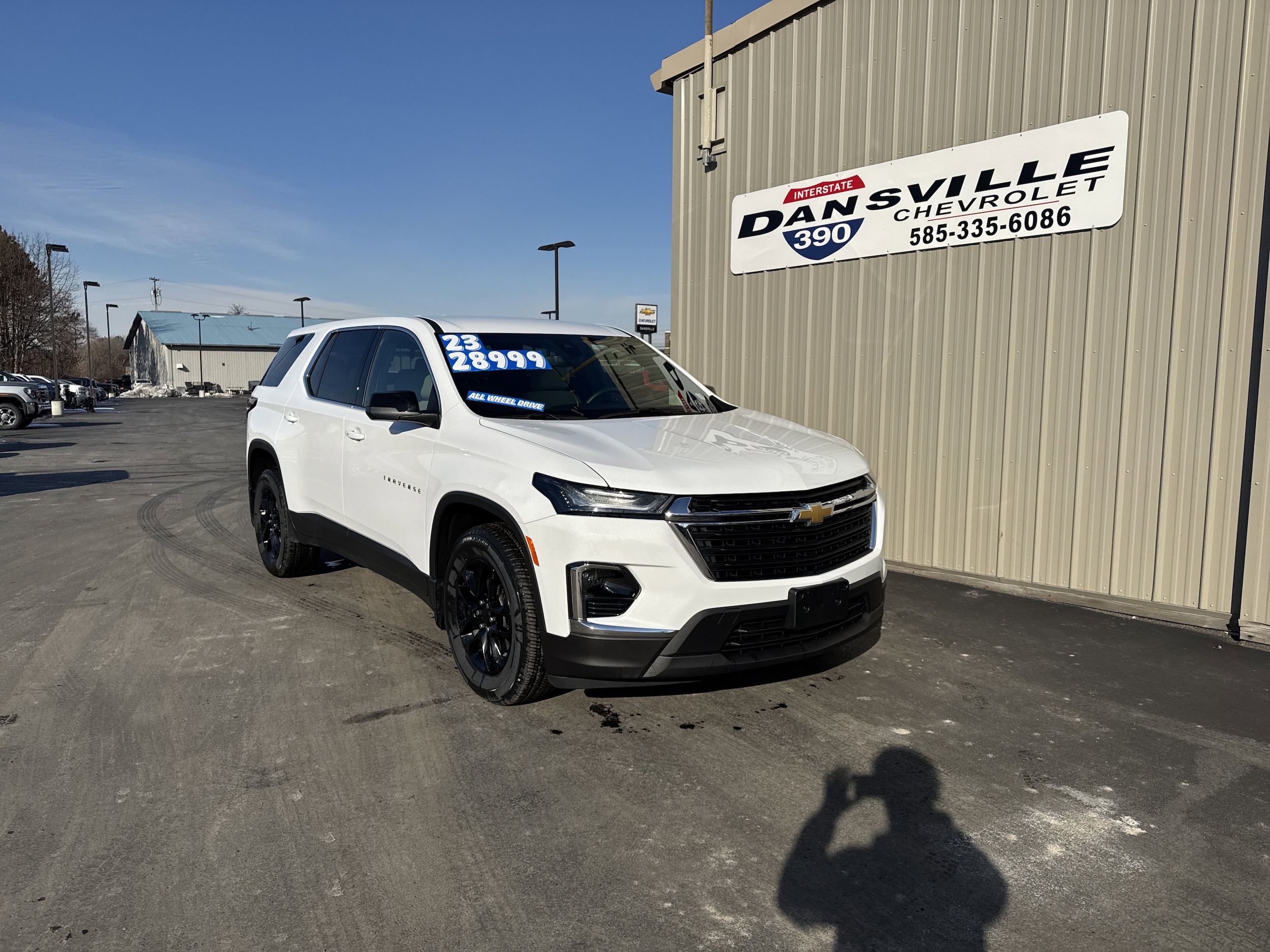 2023 Chevrolet Traverse LS's photo