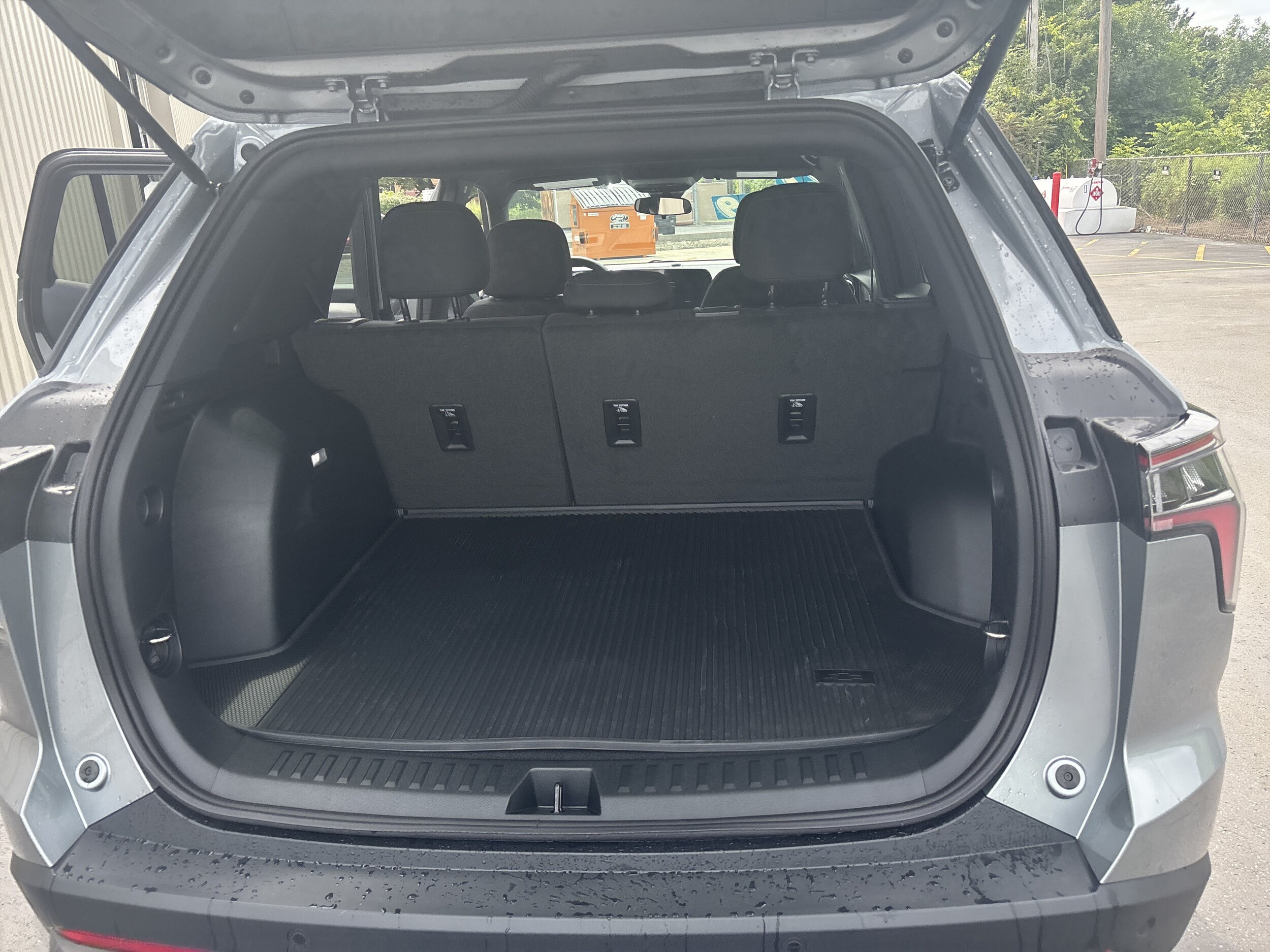2027 Chevrolet Equinox LT - Photo 11