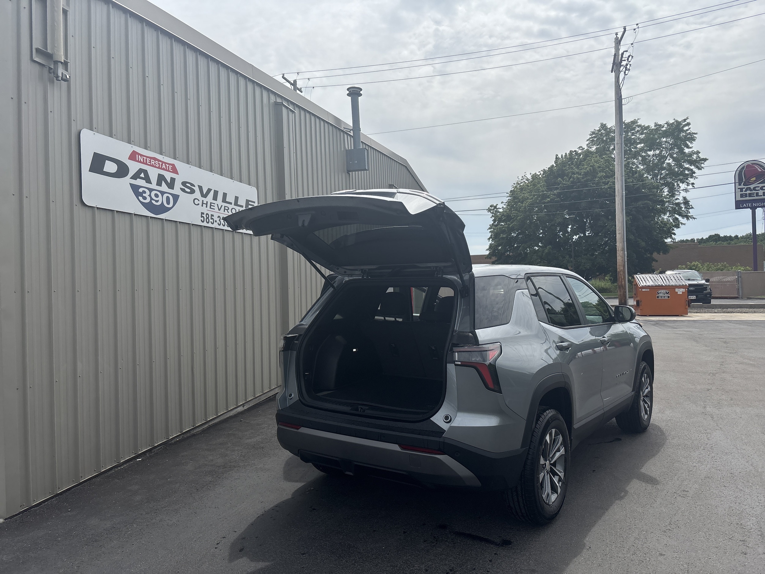 2027 Chevrolet Equinox LT - Photo 10