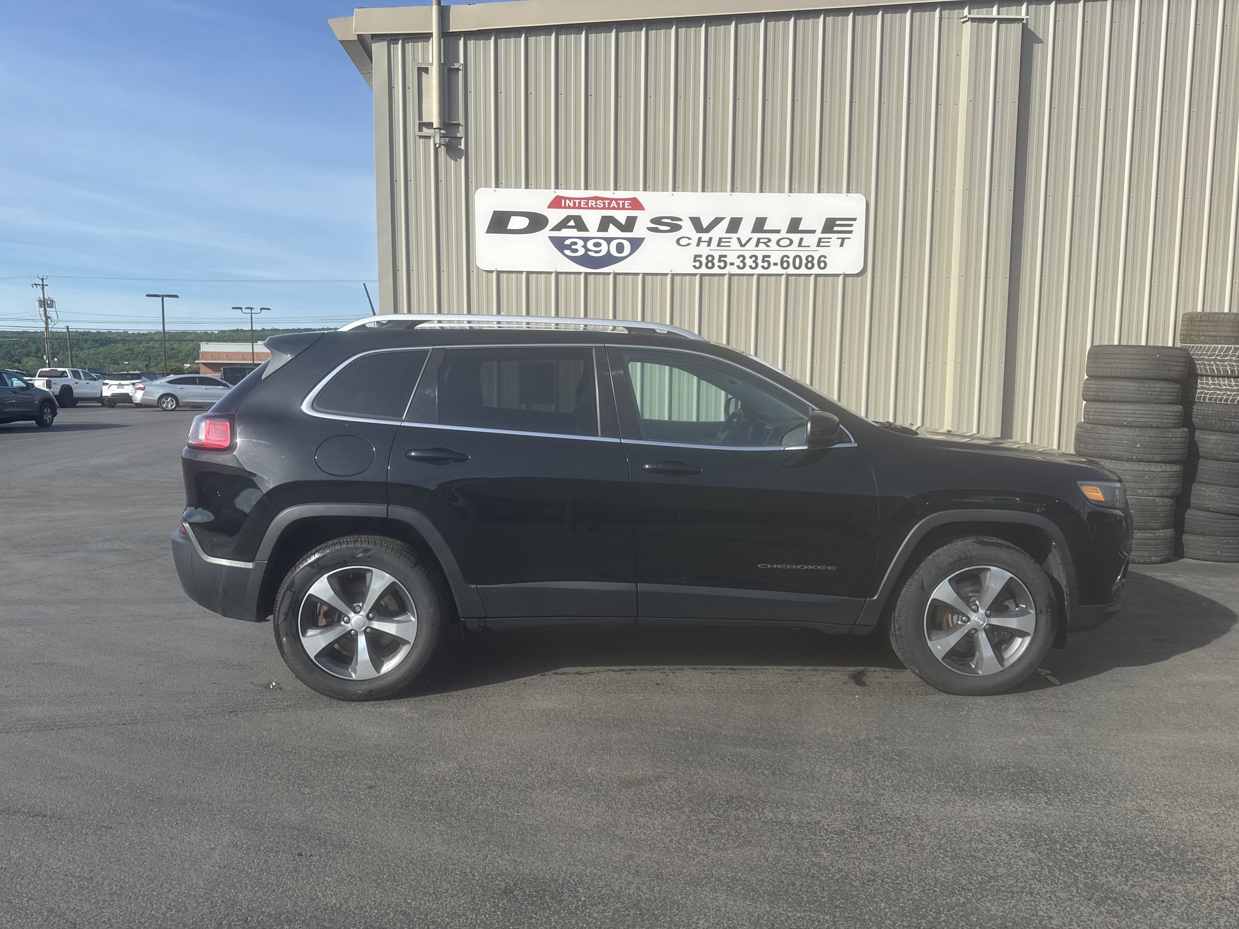 Used 2019 Jeep Cherokee Limited with VIN 1C4PJMDX2KD322449 for sale in Dansville, NY