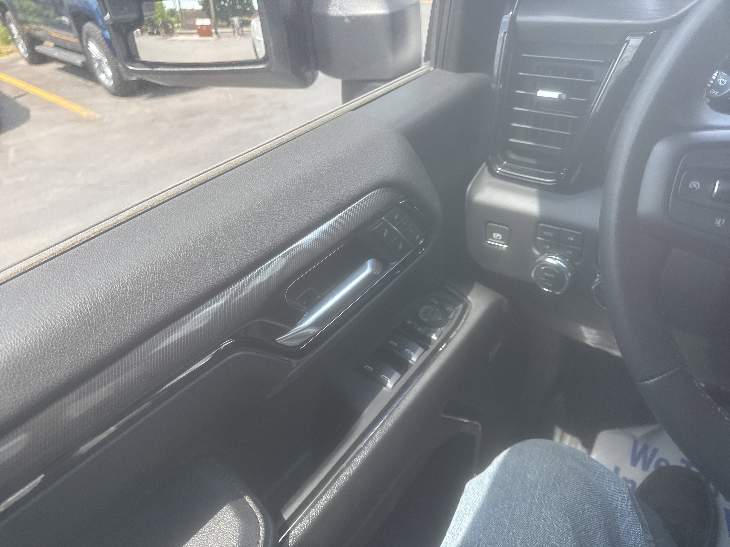 2024 GMC Sierra 2500HD AT4 - Photo 13