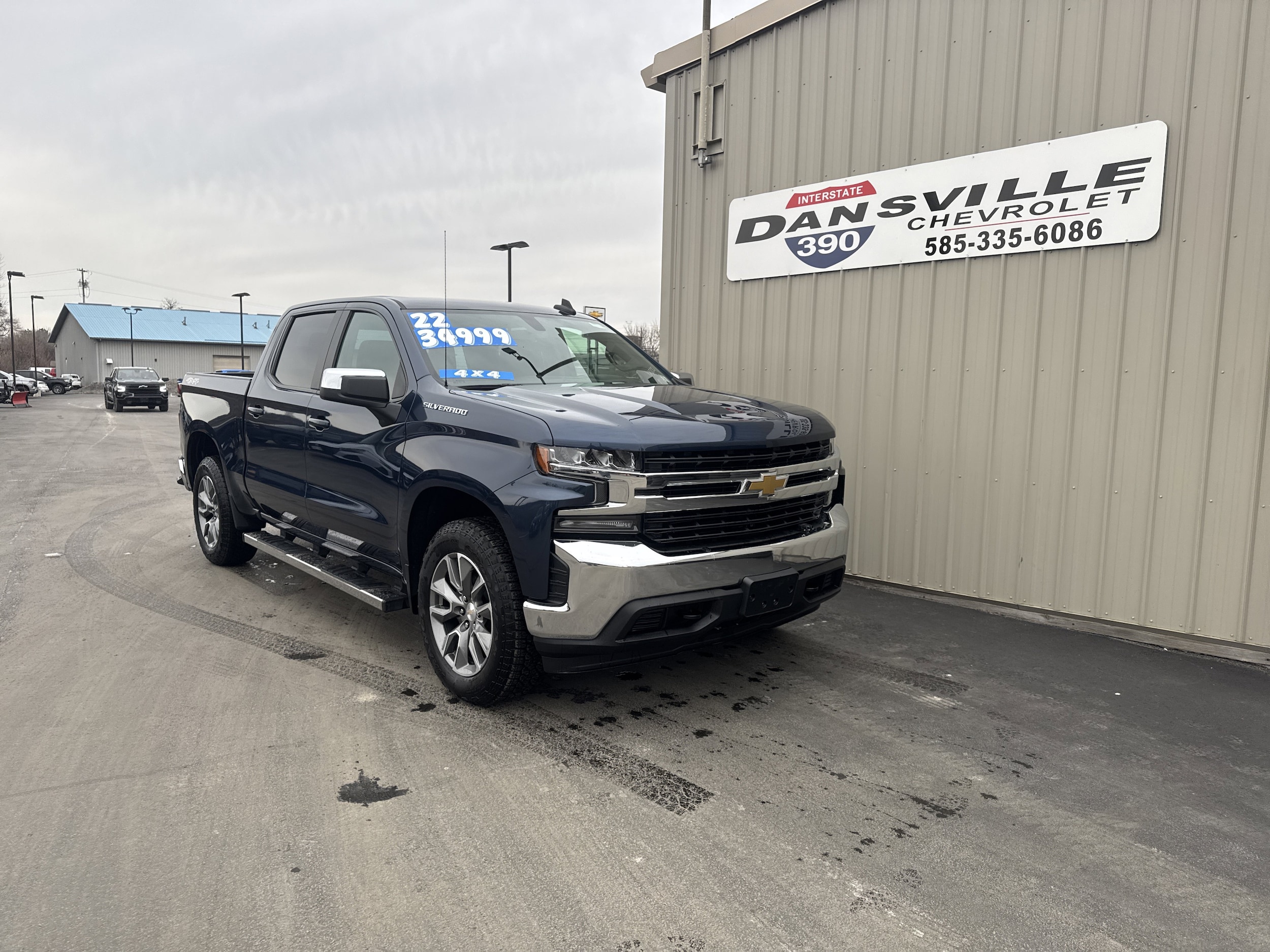 2022 Chevrolet Silverado LT's photo