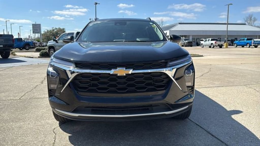 Used 2025 Chevrolet Trax LT SUV