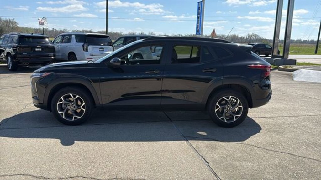 Used 2025 Chevrolet Trax LT SUV