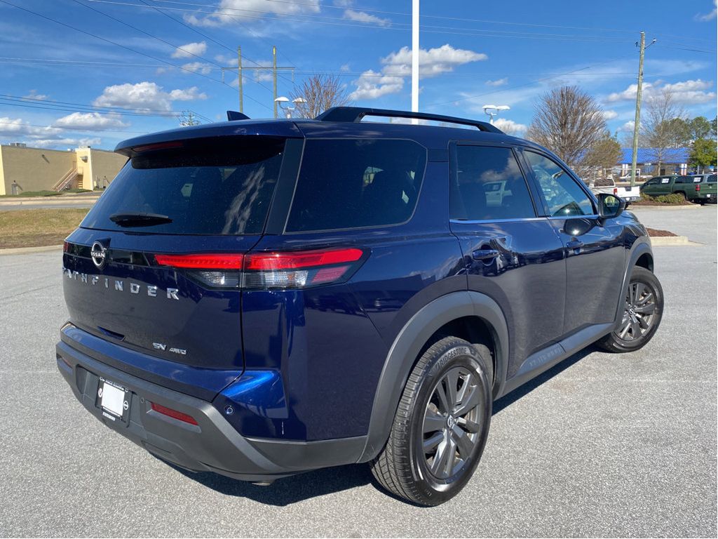 2022 Nissan Pathfinder SV photo 2