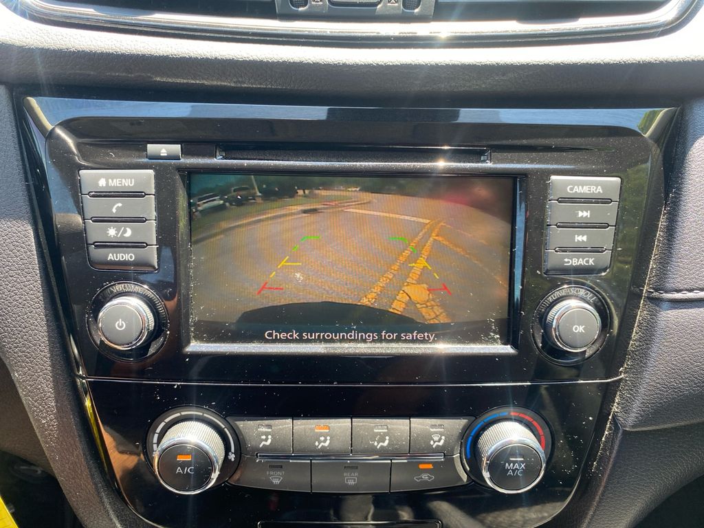 2019 Nissan Rogue S photo 3