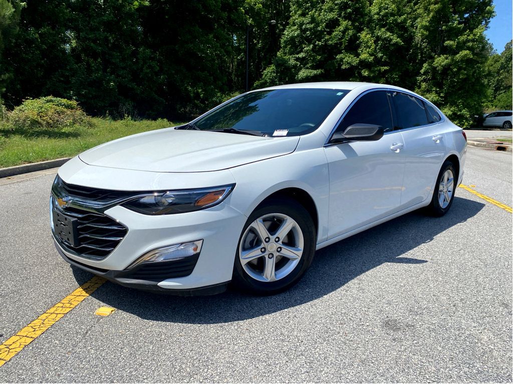 2022 Chevrolet Malibu LS photo 3