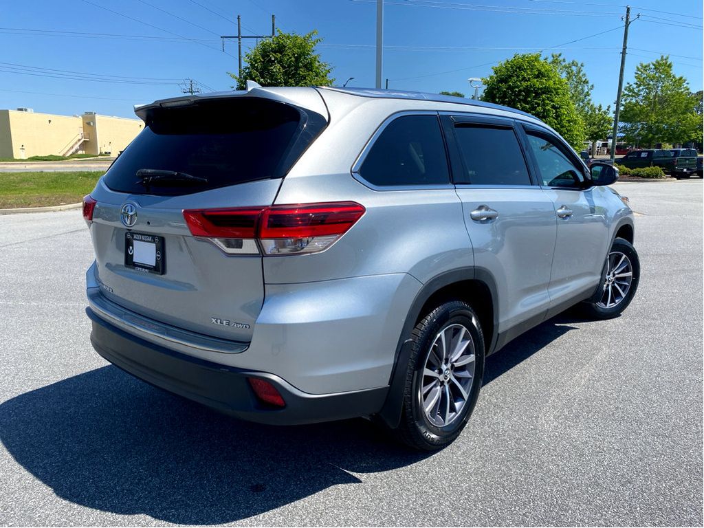 Used 2019 Toyota Highlander XLE with VIN 5TDJZRFH1KS735257 for sale in Savannah, GA