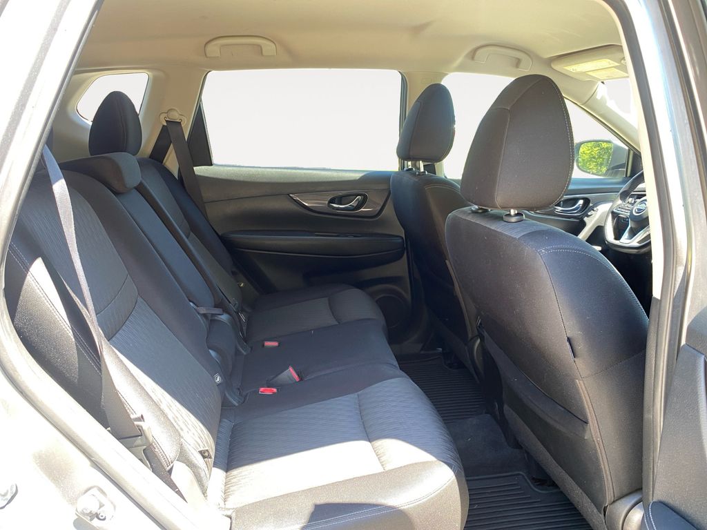 2019 Nissan Rogue S photo 2