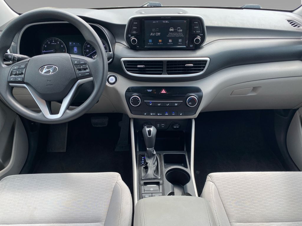 2021 Hyundai Tucson Value photo 2