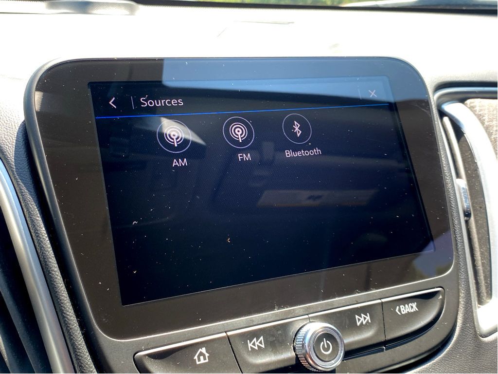 2022 Chevrolet Malibu LS photo 4