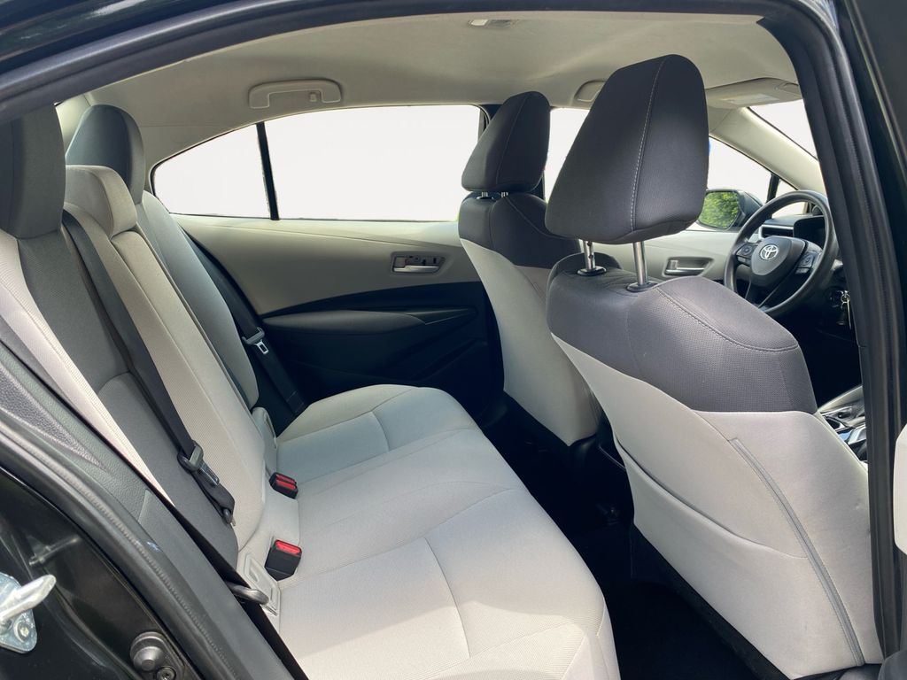 Used 2021 Toyota Corolla LE with VIN JTDEPMAEXMJ181014 for sale in Savannah, GA