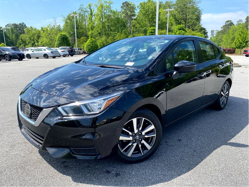 2021 Nissan Versa SV photo 3