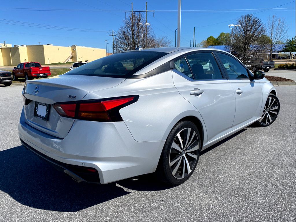 2021 Nissan Altima 2.5 SR photo 2