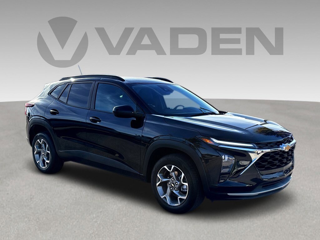 Used 2025 Chevrolet Trax LT SUV