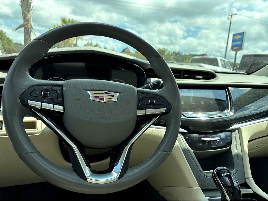 2023 Cadillac XT6 Premium Luxury photo 3