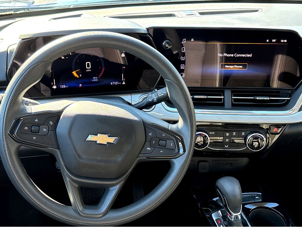 2024 Chevrolet Trax LT photo 3