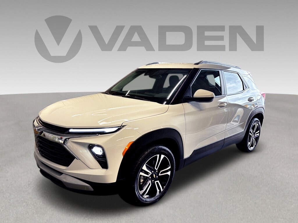 2025 Chevrolet Trailblazer LT photo 2