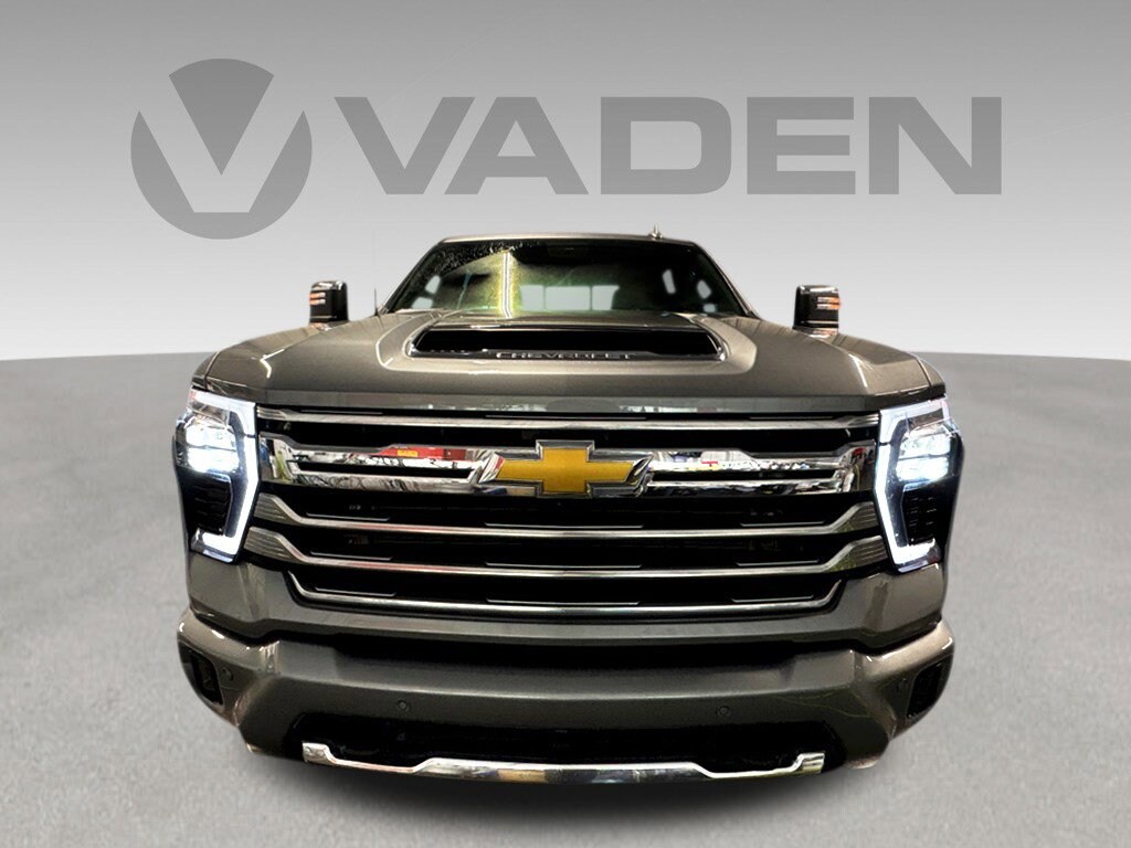 2024 Chevrolet Silverado 2500HD High Country photo 2