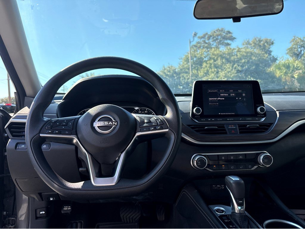 Used 2023 Nissan Altima 2.5 SV Sedan