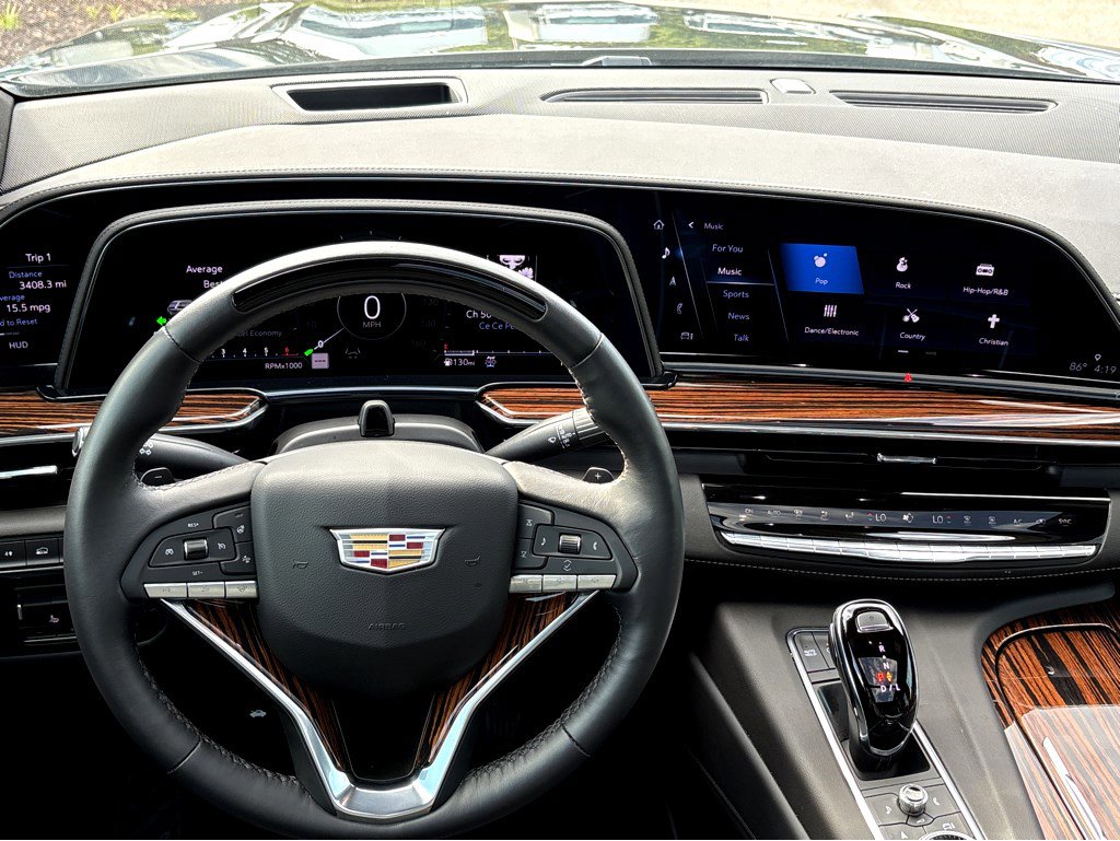 2024 Cadillac Escalade ESV Premium Luxury photo 3