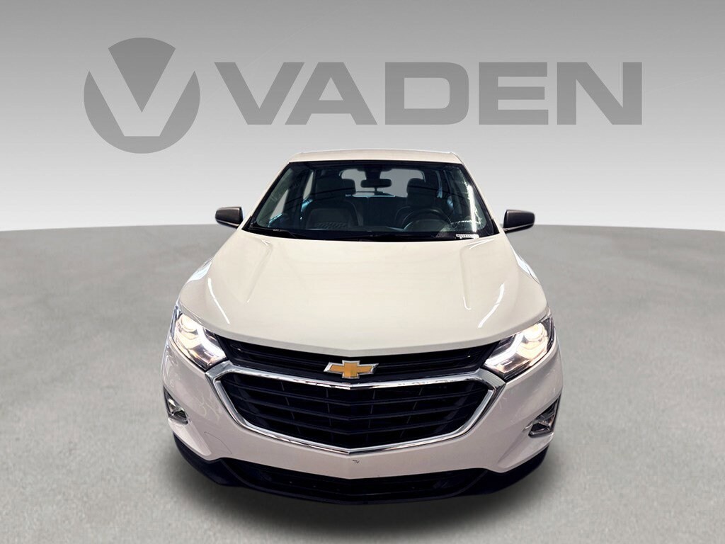 2021 Chevrolet Equinox LS photo 2