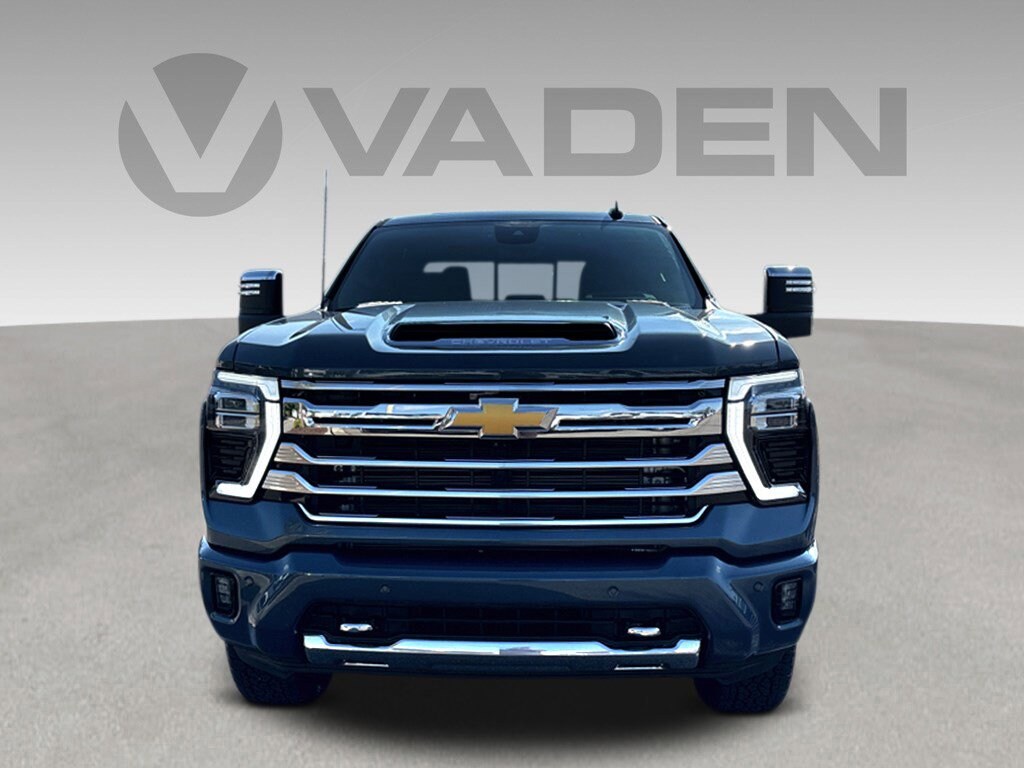 2025 Chevrolet Silverado 2500HD High Country photo 2