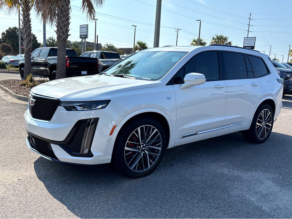 2024 Cadillac XT6 Sport photo 3