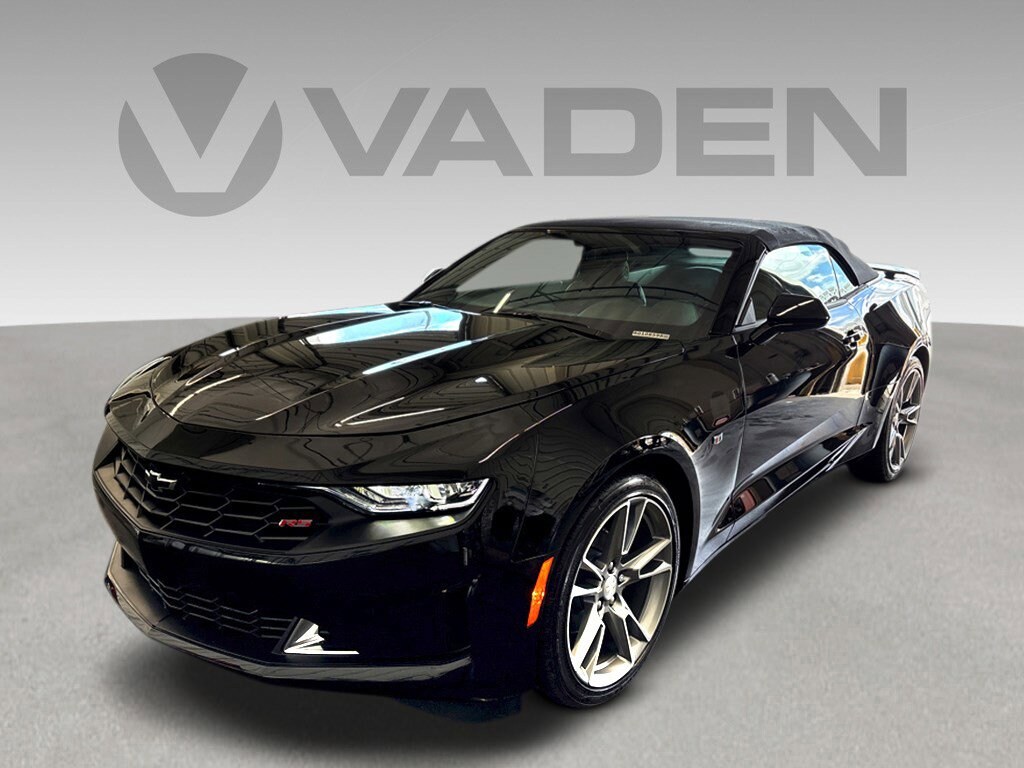 2024 Chevrolet Camaro 2LT photo 3