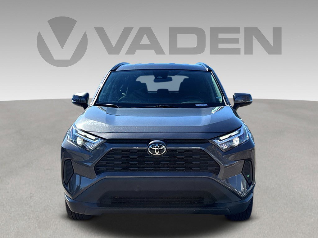 2024 Toyota RAV4 XLE photo 2
