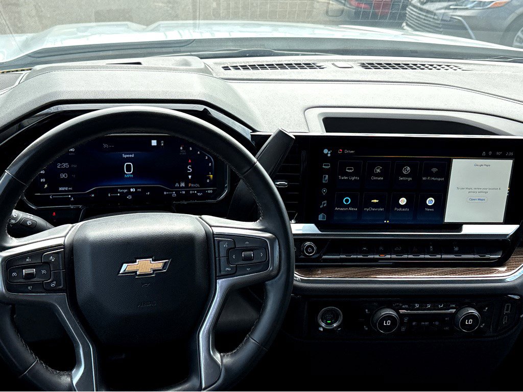 2023 Chevrolet Silverado 1500 LT photo 3