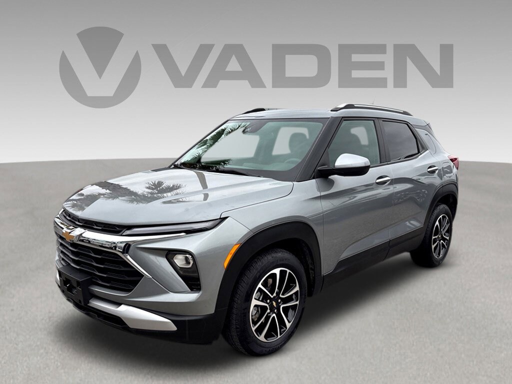 2025 Chevrolet Trailblazer LT photo 3