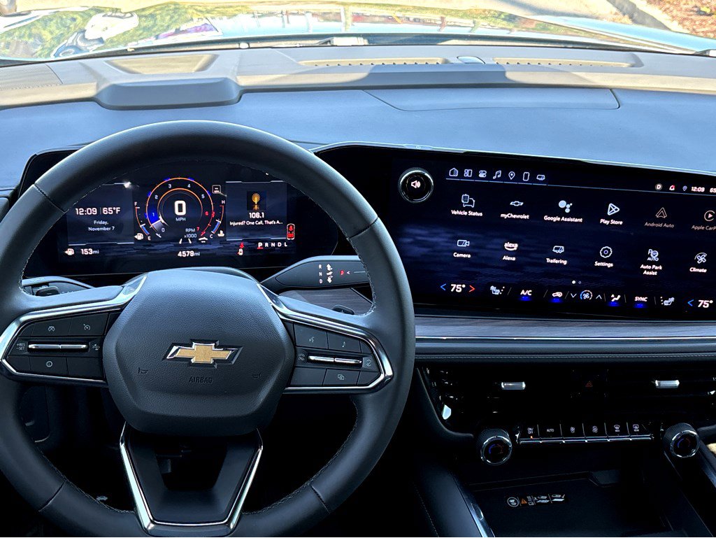 2025 Chevrolet Tahoe LT photo 4