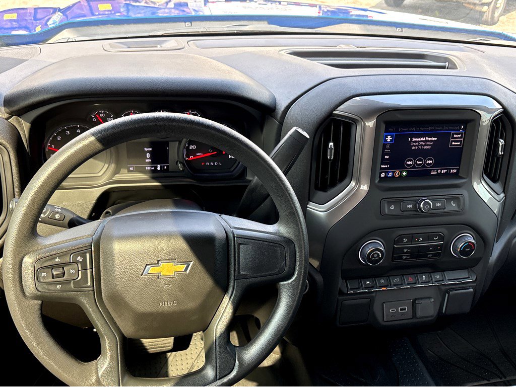 2025 Chevrolet Silverado 1500 Custom photo 4