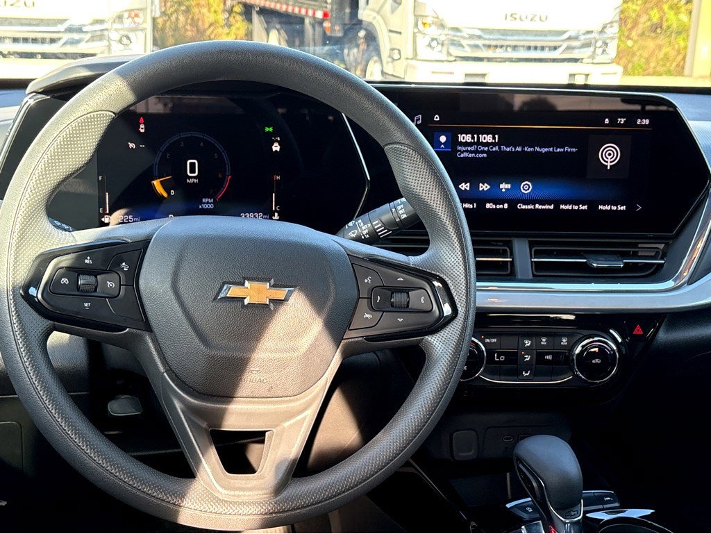 Used 2025 Chevrolet Trax LT SUV