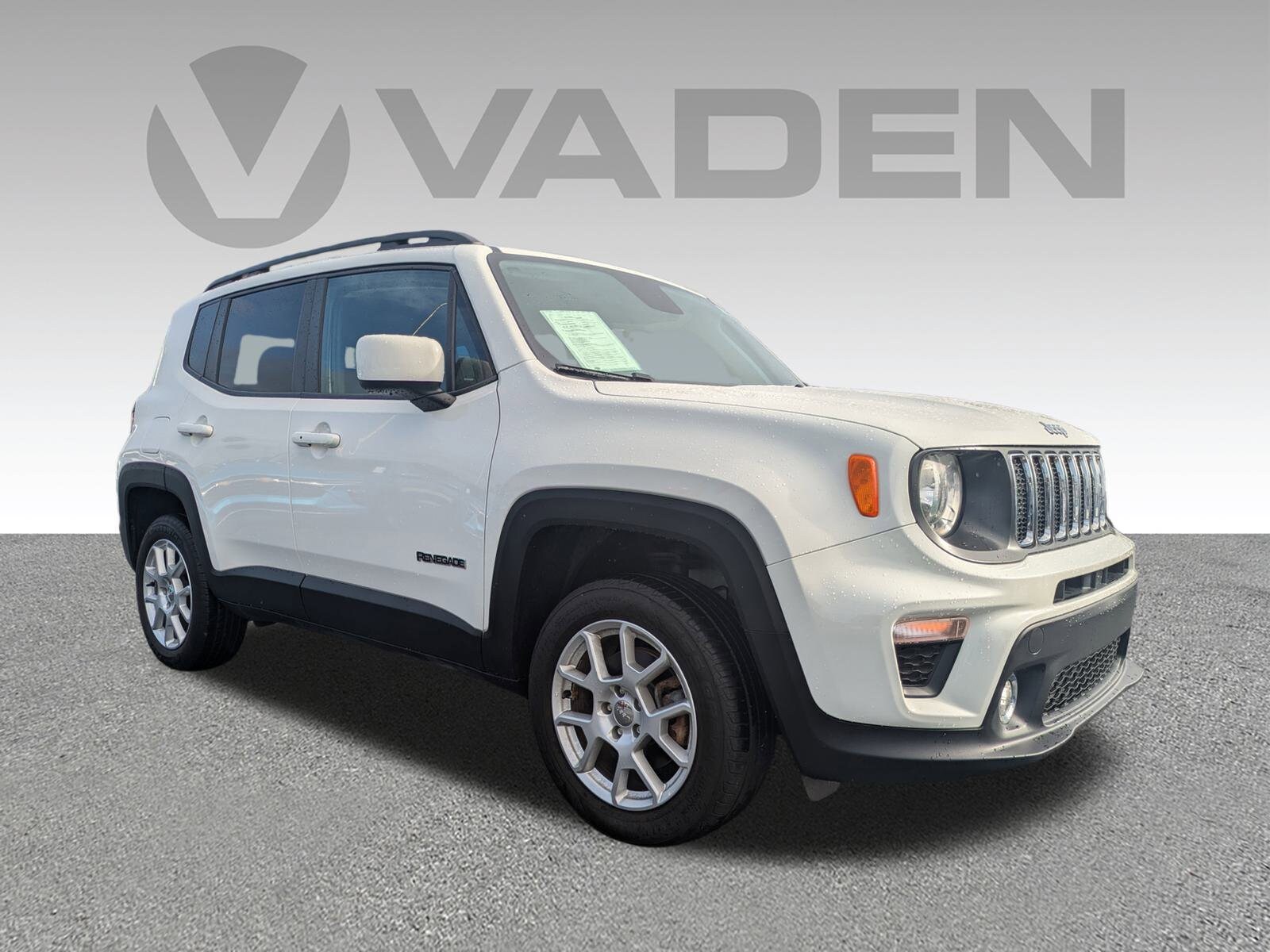 2019 Jeep Renegade Latitude photo 2