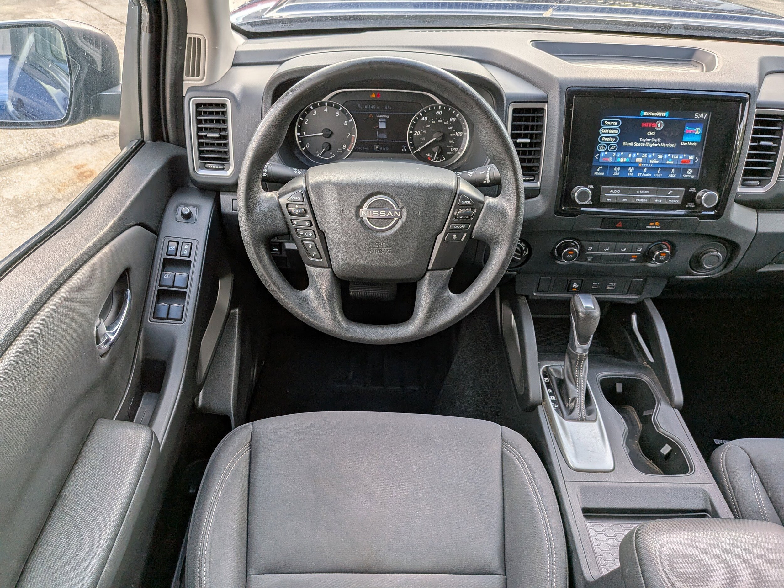 2022 Nissan Frontier SV photo 3