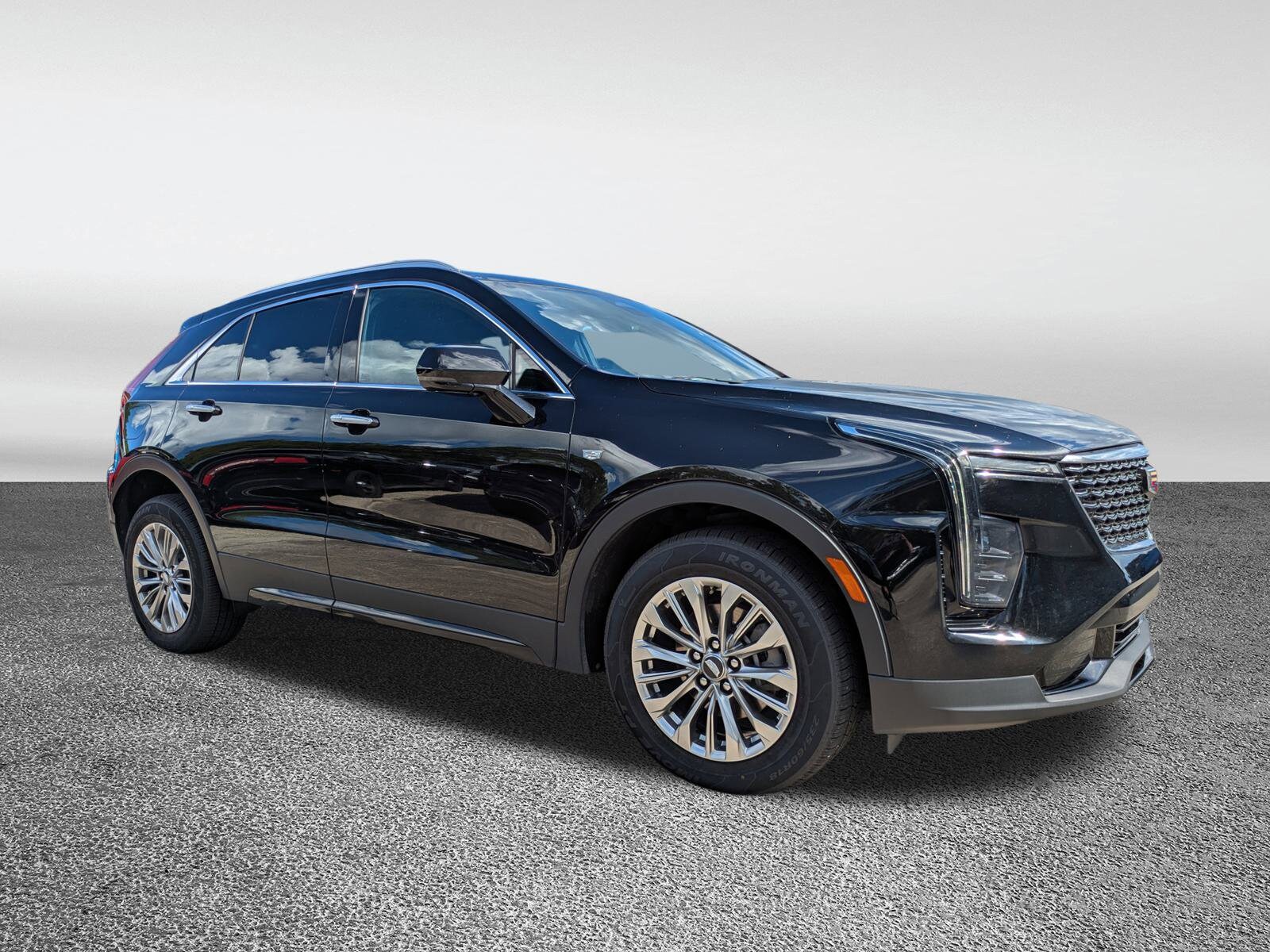 2024 Cadillac XT4 Premium Luxury photo 2
