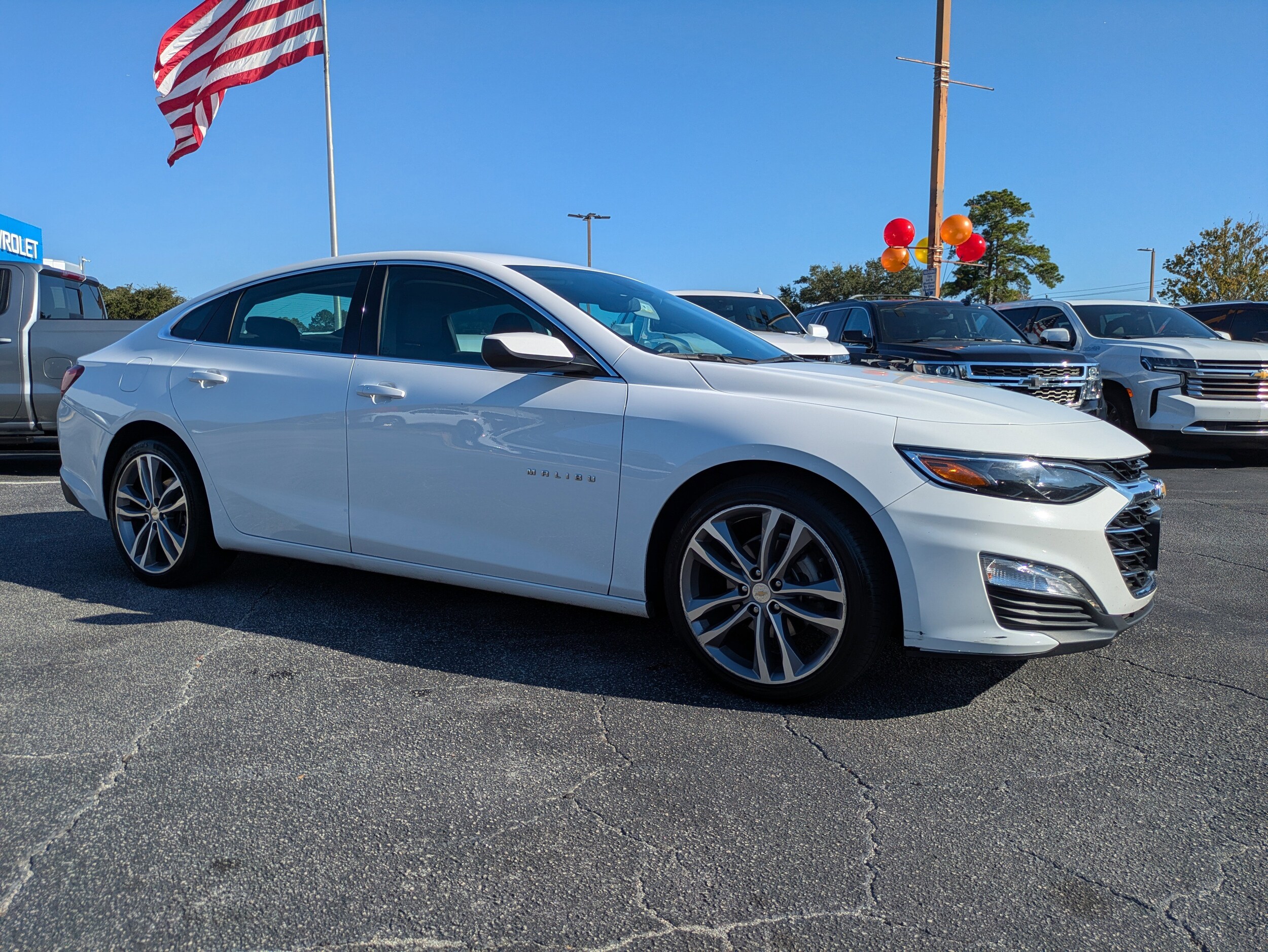 2023 Chevrolet Malibu 1LT photo 2
