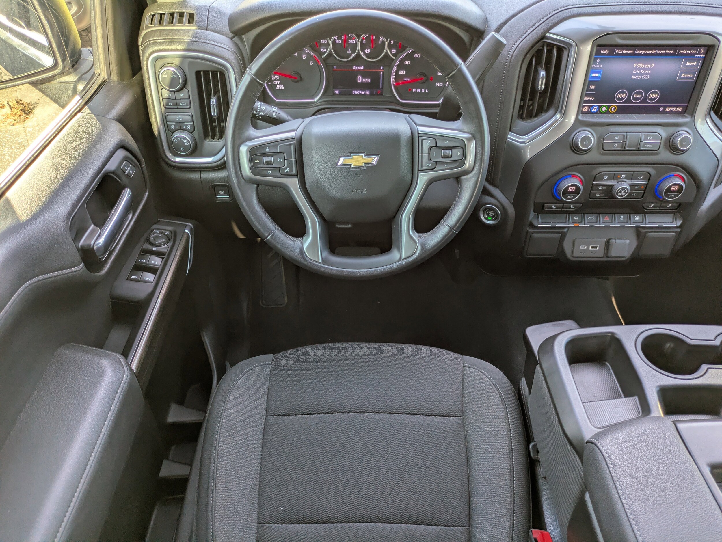 2022 Chevrolet Silverado 1500 LT photo 4