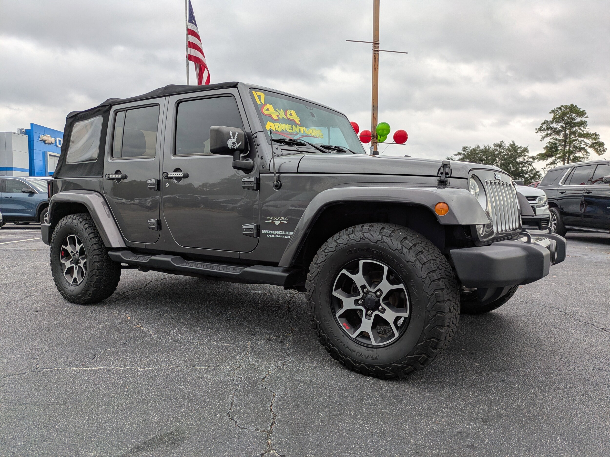 2017 Jeep Wrangler Unlimited Sahara photo 2