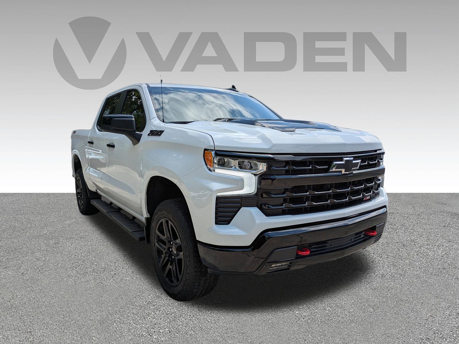 2024 Chevrolet Silverado 1500 LT Trail Boss photo 2